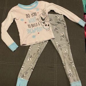 Disney Frozen Olaf two piece pajamas size 6